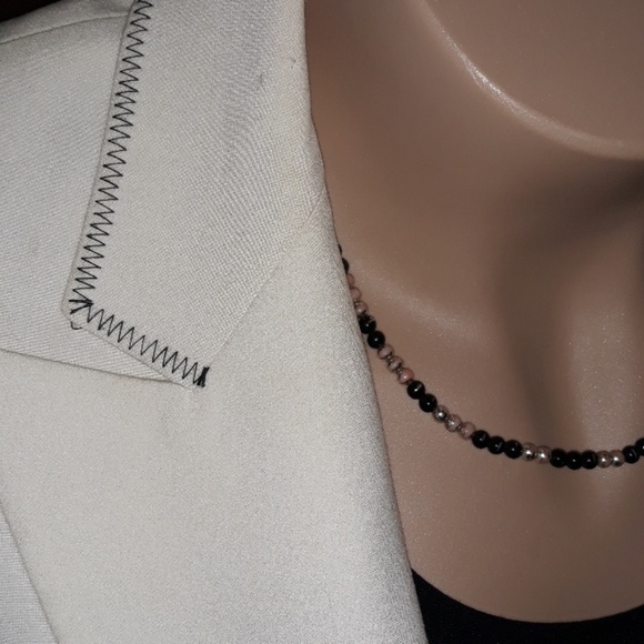 Tahari (off white) two peice suit size 12 - Picture 3 of 7